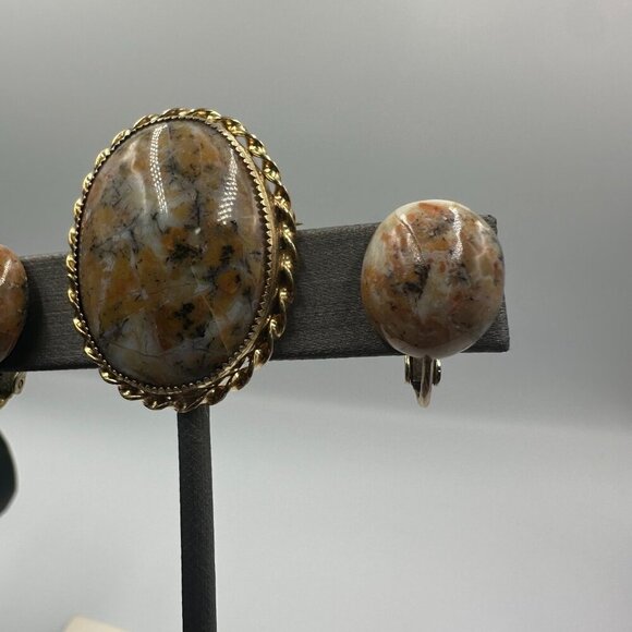 3/$30 Vintage Brooch Earring Set Gold Tone Brown Granite Design Screw Back 1.5" - Picture 8 of 15